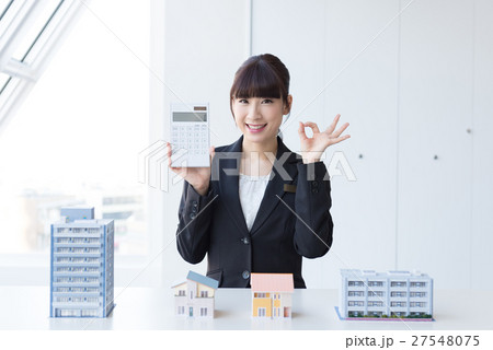 若い女性、不動産管理 若い女性、不動産管理 27548075
