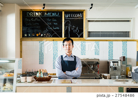 カフェのオーナー カフェのオーナー 27548486