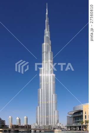 Emirates. Dubai. The tallest building in the world Emirates. Dubai. The tallest building in the world 27560810