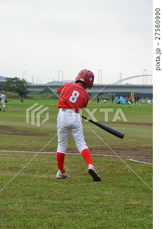 少年野球 素振りの写真素材