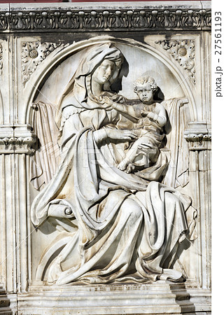 Detail of Fonte Gaia - Siena Italy 27561193