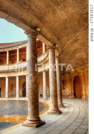Atrium with columns at the Palace of Charles V Atrium with columns at the Palace of Charles V 27561617