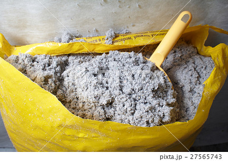 cellulose insulation made from recycled paper 27565743