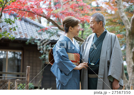 シニア夫婦 着物 和装イメージ シニア夫婦 着物 和装イメージ 27567350