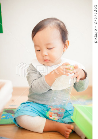1 year old 1 year old 27575261