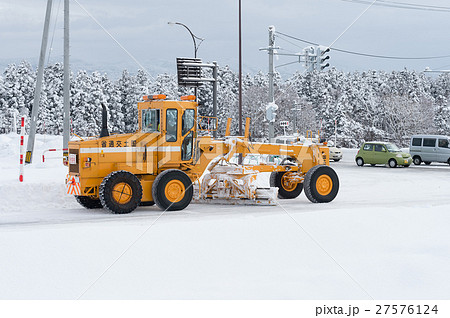 【青森県青森市】雪国の道路維持作業 【青森県青森市】雪国の道路維持作業 27576124