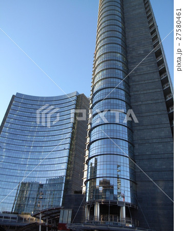 ミラノの高層ビル 27580461
