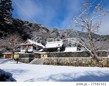 冬の箕面山瀧安寺如意輪観音 27582101