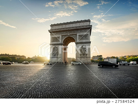 Traffic near Arc de Triomphe Traffic near Arc de Triomphe 27584524