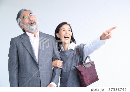 アクティブシニア夫婦 27588742