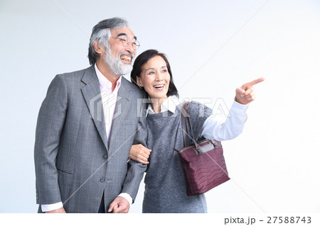 アクティブシニア夫婦 27588743