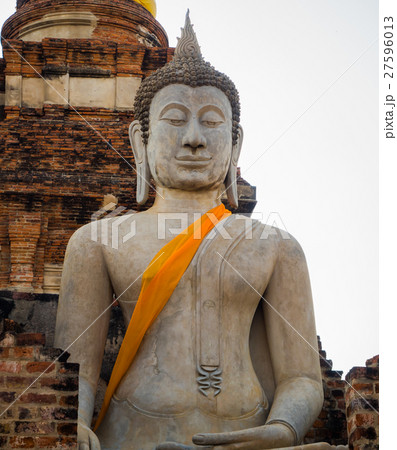 Old Buddha Statue Old Buddha Statue 27596013