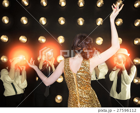 Superstar woman posing to paparazzi 27596112