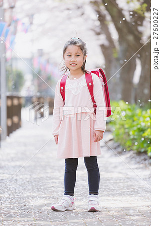 6 years old 27600227