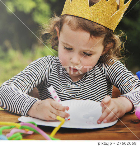 Kid Learning Painting Drawing Art Concept Kid Learning Painting Drawing Art Concept 27602069