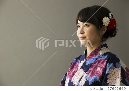 若い女性 27602649