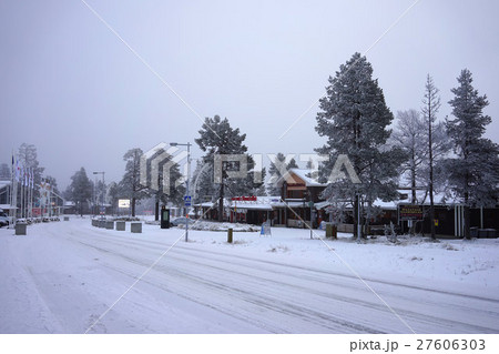 北欧冬のリゾート地 27606303