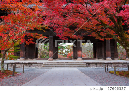 京都　南禅寺の紅葉　 27606327