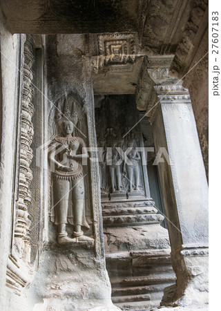 アンコールワット　デバター像 27607183