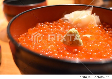 イクラ丼 27608266