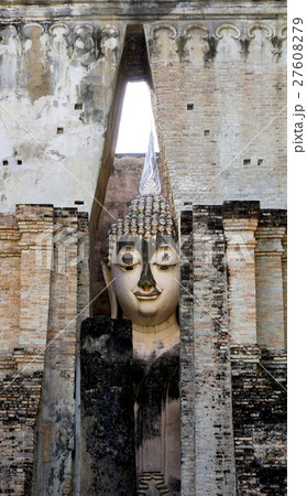 Historical Park temple center approach Sukhothai 27608279