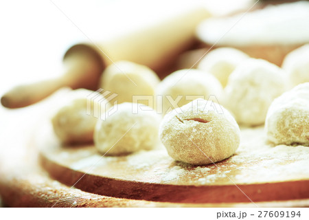 balls from flour balls from flour 27609194