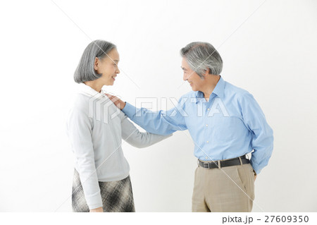 シニア夫婦 27609350