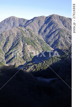 鍋割山より蛭ヶ岳と鬼ヶ岩ノ頭と不動ノ峰 鍋割山より蛭ヶ岳と鬼ヶ岩ノ頭と不動ノ峰 27616868