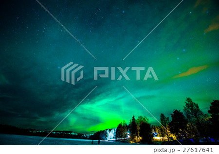 フィンランド・ロヴァニエミでのオーロラ フィンランド・ロヴァニエミでのオーロラ 27617641