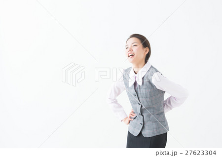 腰、お腹をおさえる女性（OL ビジネス） 27623304