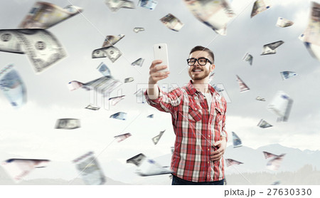 Technology online banking money transfer e-commerce concept Technology online banking money transfer e-commerce concept 27630330