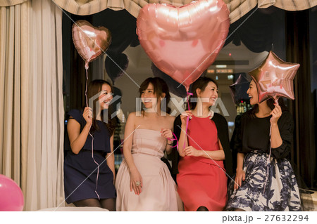 ホテル女子会 風船 ポートレート ホテル女子会 風船 ポートレート 27632294