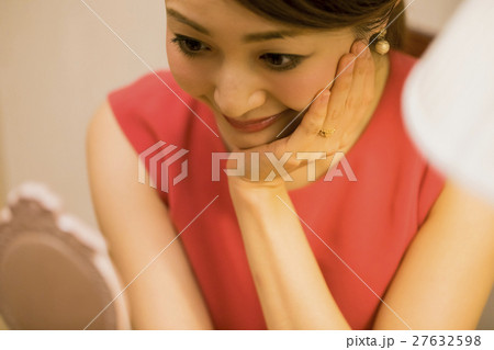 ホテル女子会　手鏡　身だしなみ 27632598