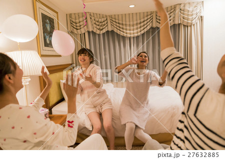 ホテル女子会　パジャマパーティー 27632885