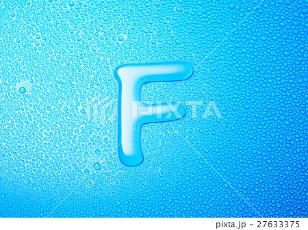 F アルファベット 水 文字の写真素材