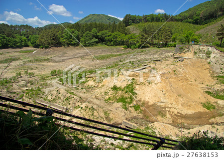 水が抜けた藤沼湖 27638153