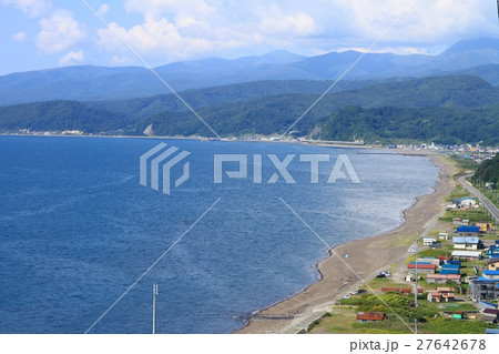 送毛山道から見る浜益区毘砂別の町並みと海岸線 27642678