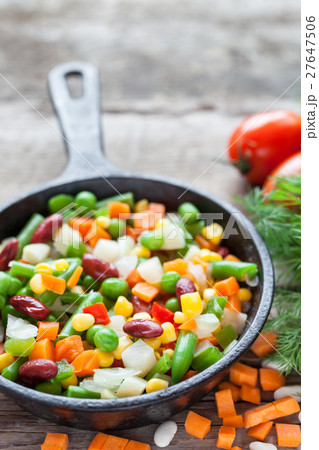 Mixed vegetable meal in old black frying pan 27647506