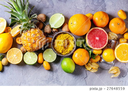 Variety of citrus fruits 27648559