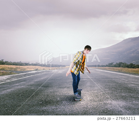Boy ride skateboard Boy ride skateboard 27663211