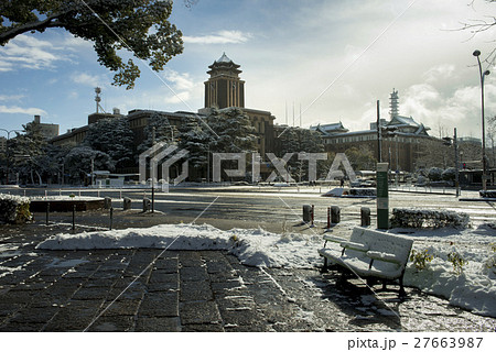 名古屋市役所・雪の朝 27663987