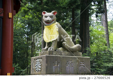 三峰神社 狛犬の写真素材 [27666526] - PIXTA