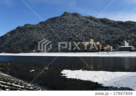 冬の岐阜城と長良川 冬の岐阜城と長良川 27667809