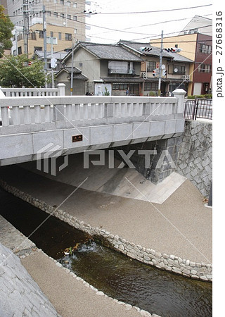 一条戻橋(京都市上京区堀川下之町) 一条戻橋(京都市上京区堀川下之町) 27668316