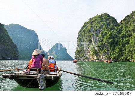 ベトナム ハロン湾クルーズ風景 ベトナム ハロン湾クルーズ風景 27669607