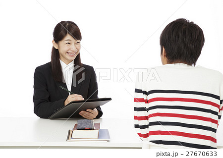 塾　面談　面接　カウンセリング　勉強　先生　受験　教育　予備校　個別指導　学生　学習塾　学校 27670633