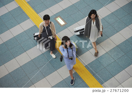 女友達 空港 女友達 空港 27671200