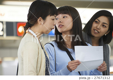 女性 空港 女性 空港 27671312