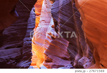 Slot canyon Slot canyon 27671569
