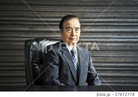 シニア　ビジネス 27672778